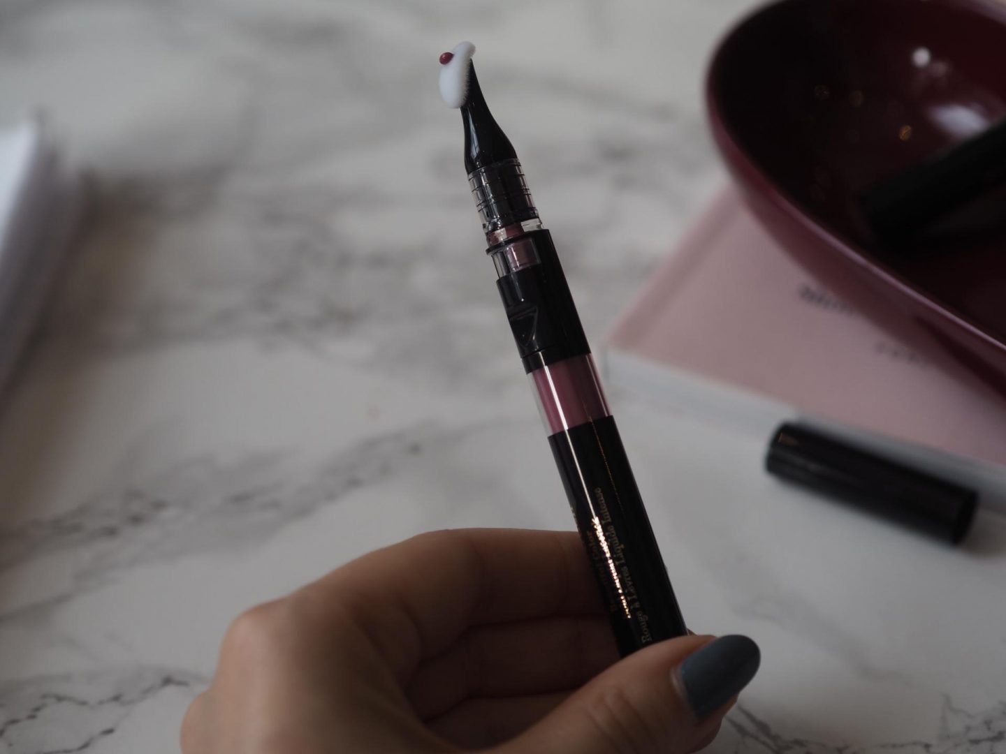 Elizabeth Arden Beautiful Color Bold Liquid Lipstick in Daring Beige