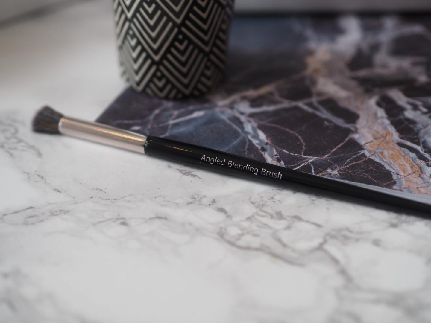 Lookfantastic #LFSparkle Box - Product: Angled Blending Brush
