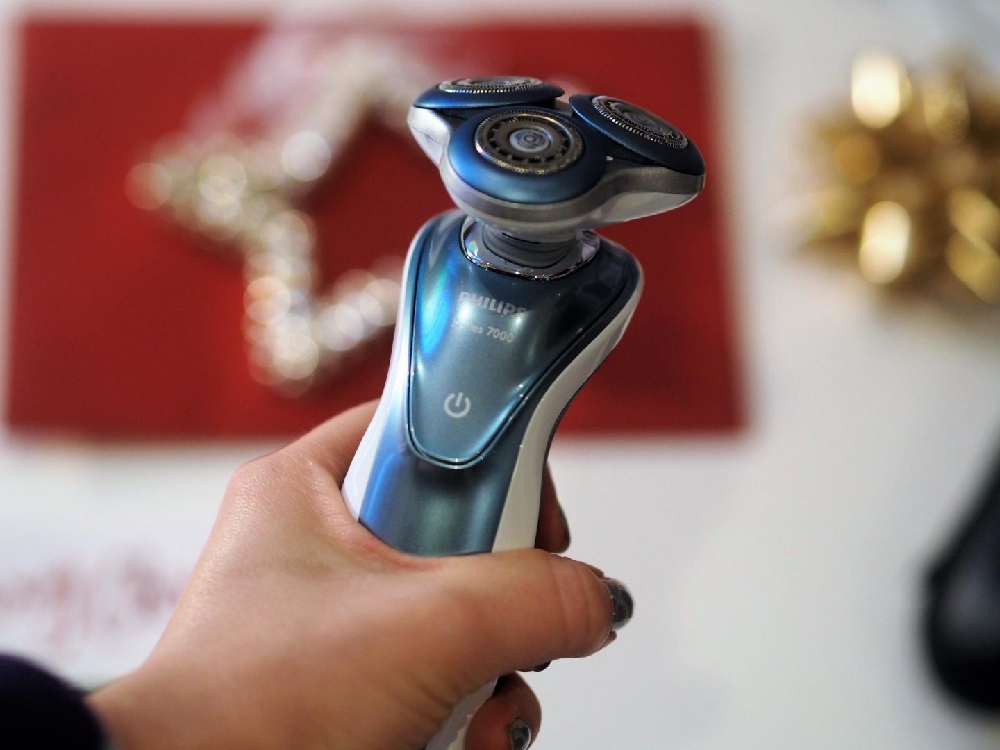 Philips Wet/Dry Shaver Series 7000 and Christmas Gift Guide for Him