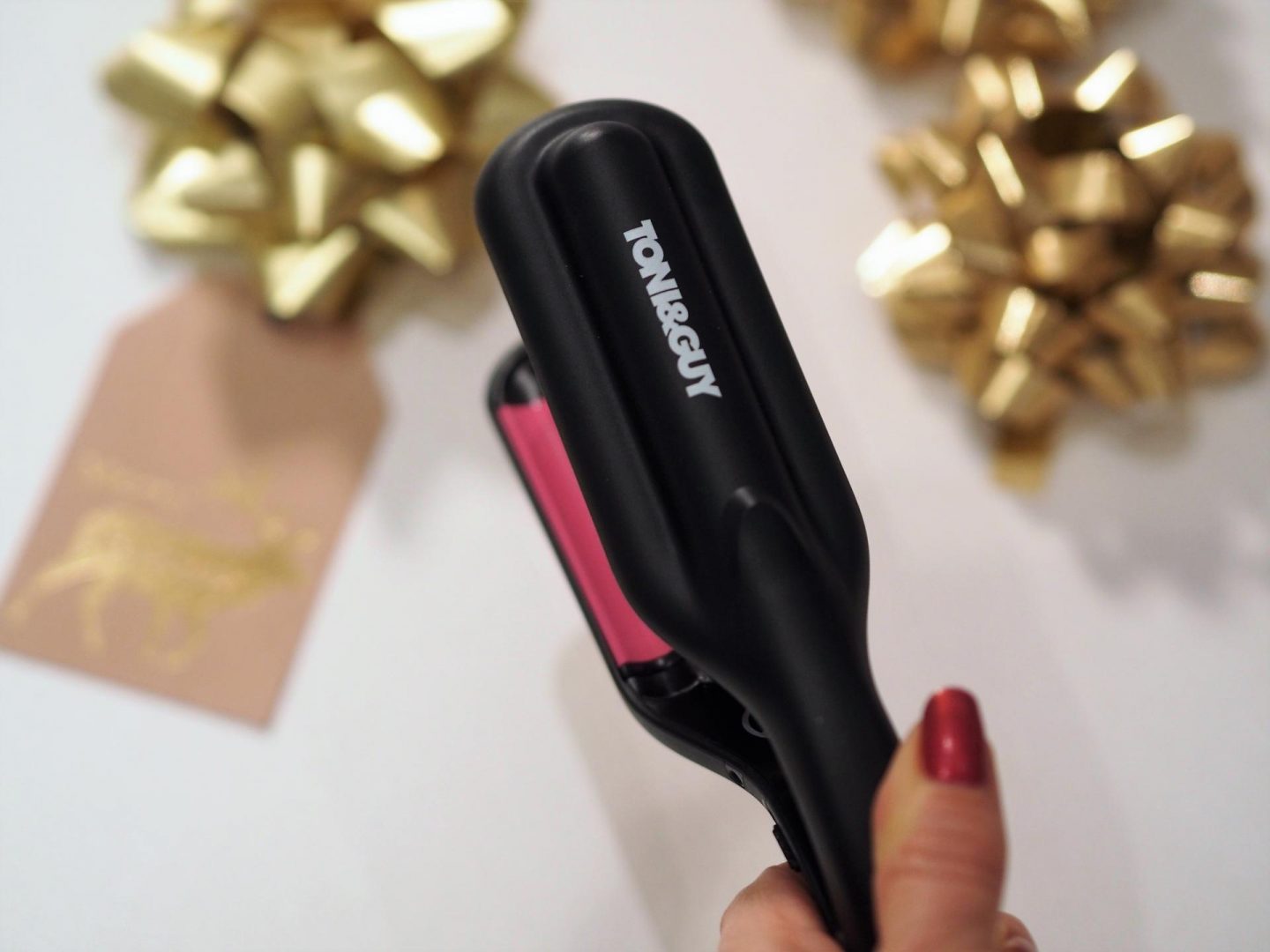 Toni & Guy Style Fix Waver The Ultimate Christmas Gift Guide For Her