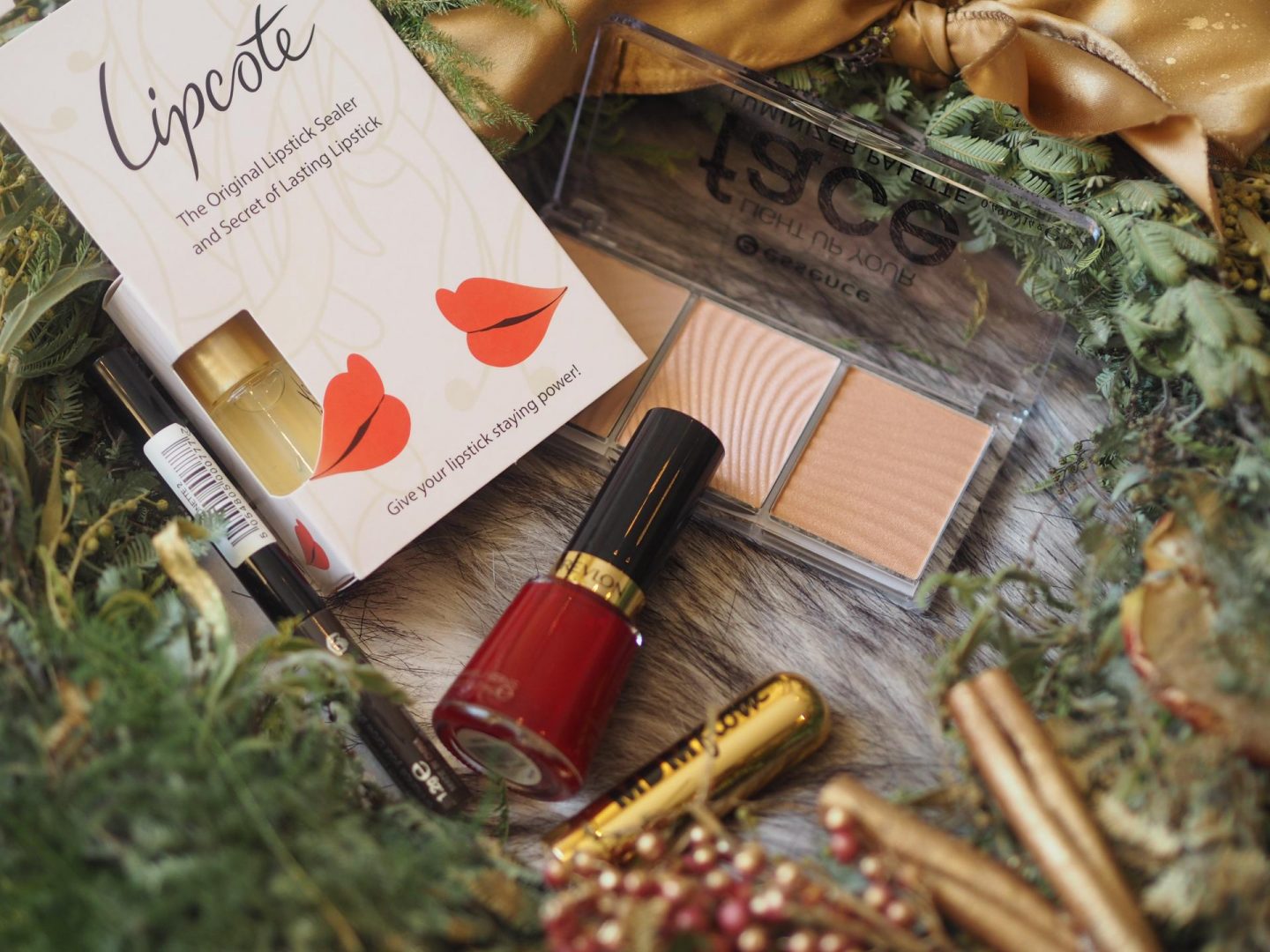 glossybox-december-christmas-box and lipcote lipstick sealer