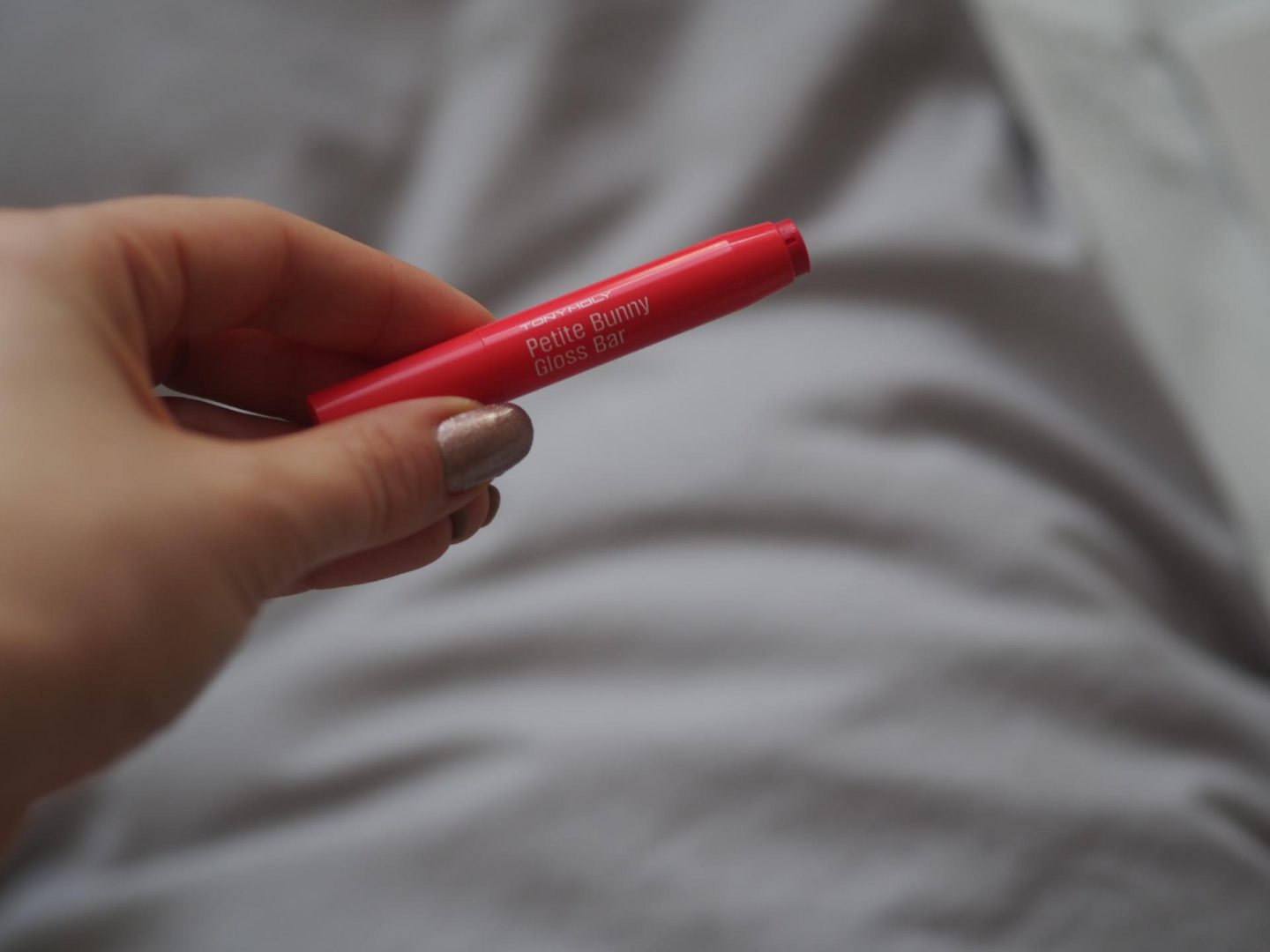 Tony Moly Petite Bunny Juicy Strawberry Gloss Bar