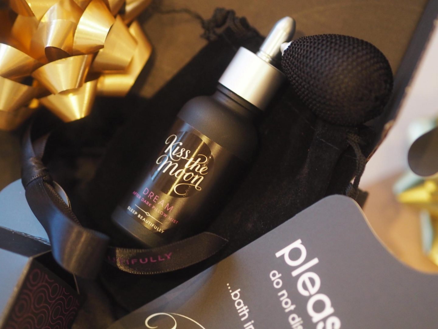 Kiss the Moon &ndash; Dream After Dark Bedside Gift Set with Lavender & Bergamot
