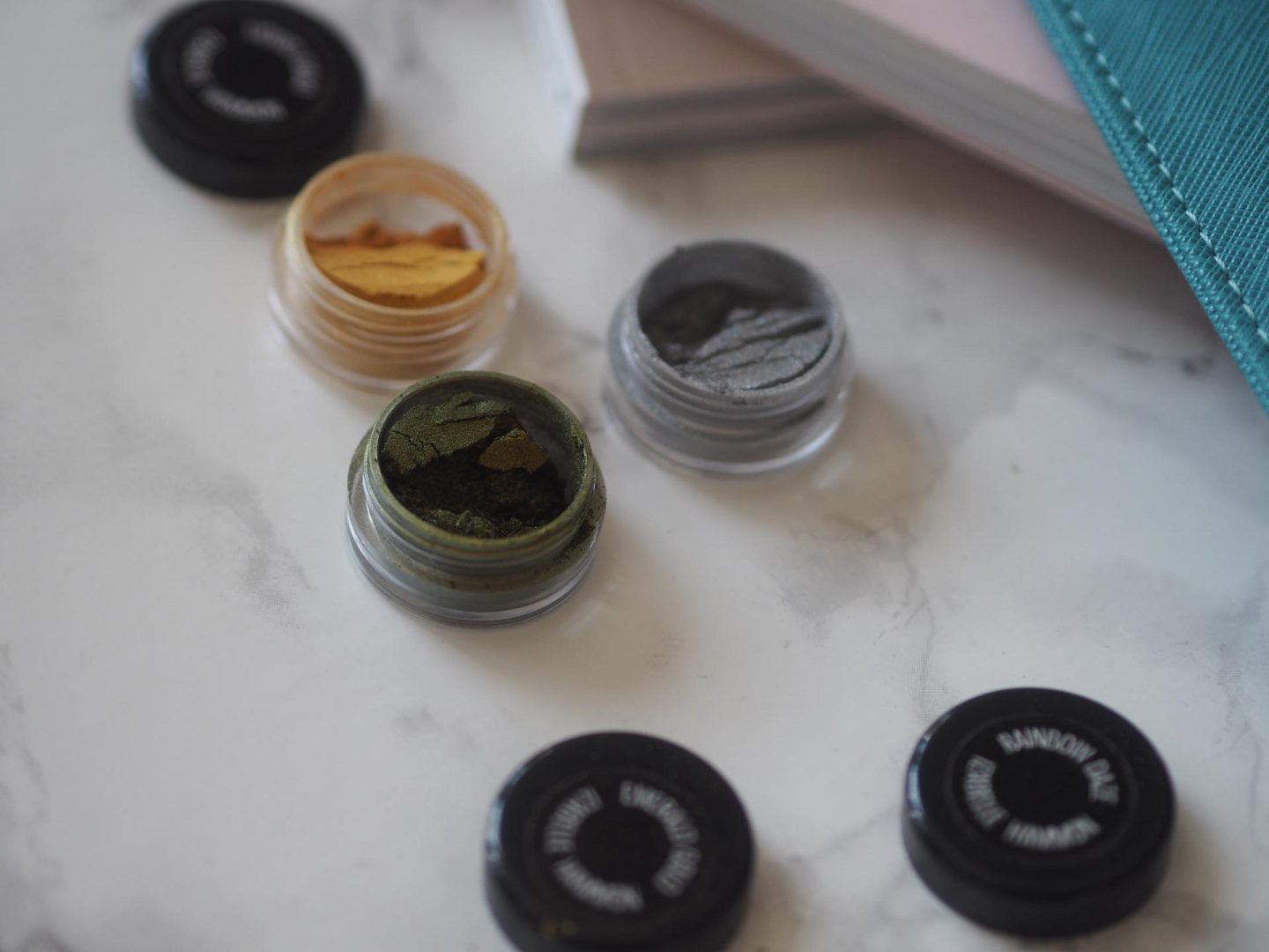 chrome nail pigment powders and chrome nail powders