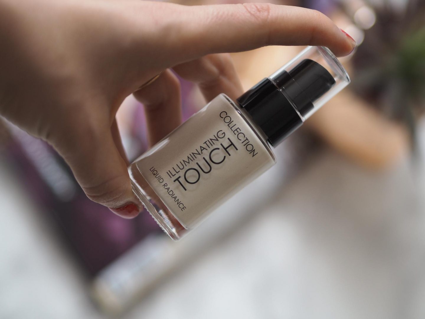 Collection Illuminating Liquid Radiance and best illuminating primers