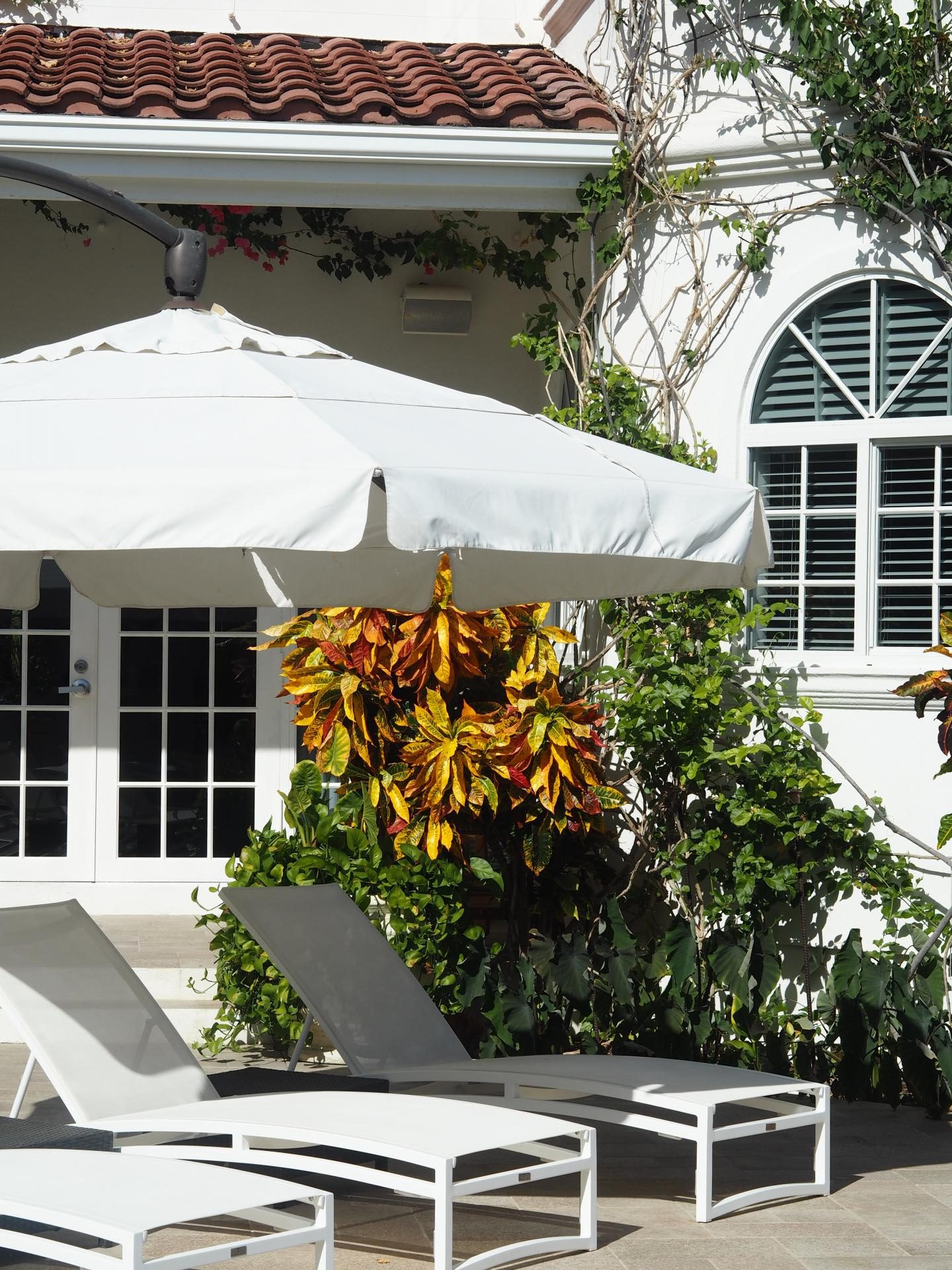 Luxury Caribbean Travel - House and Chairs