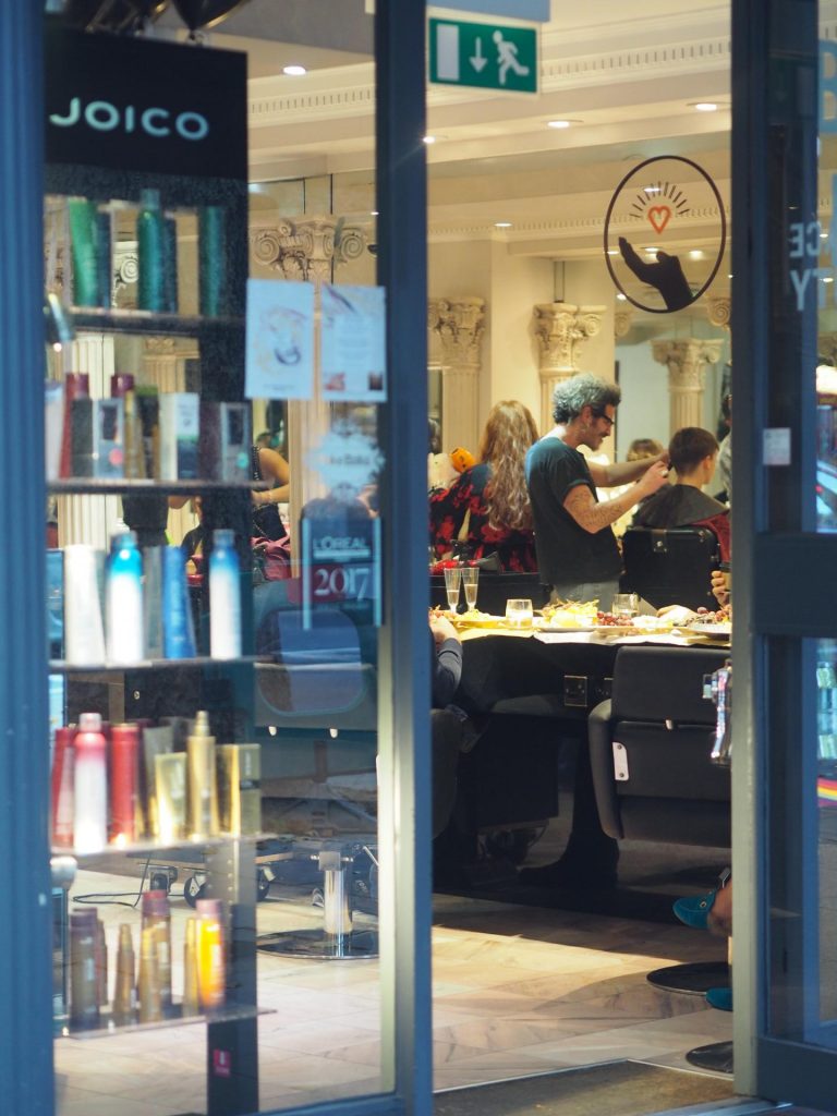 Scissors Palace Holland Park (30) Beauty Rocks