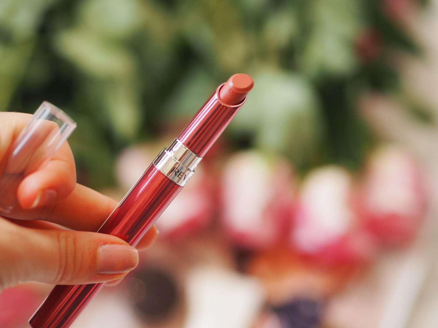 Makeup Essentials Cracker by Feelunique