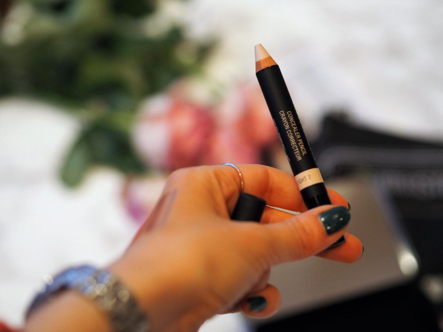 Make-up on the run: Nude Stix Concealer Pencil (Colour - Light 2)