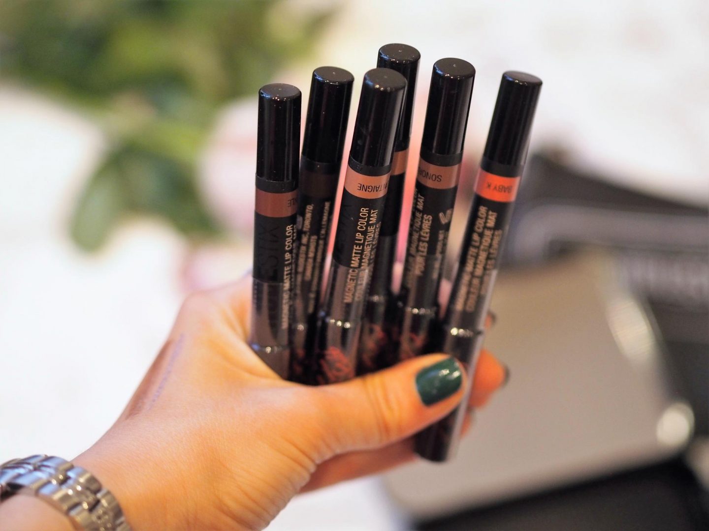 How to Do Your Make-Up On The Run