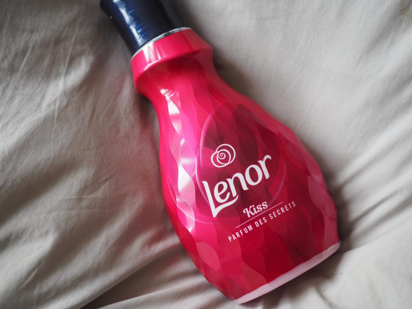 Lenor Perfume Fabric Conditioner Parfum Des Secrets Kiss