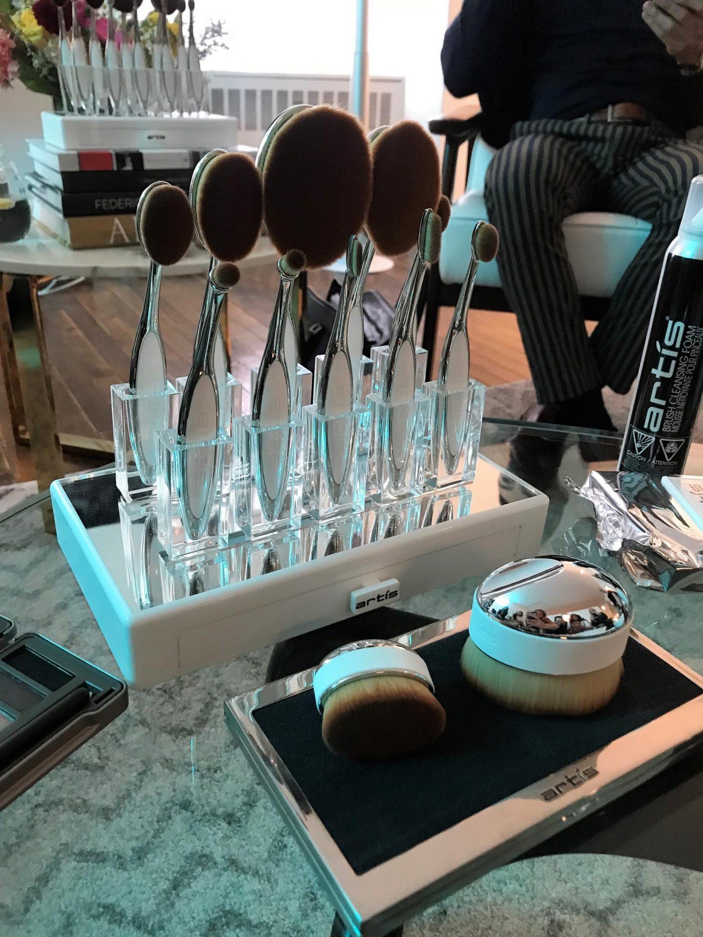 Artis brushes