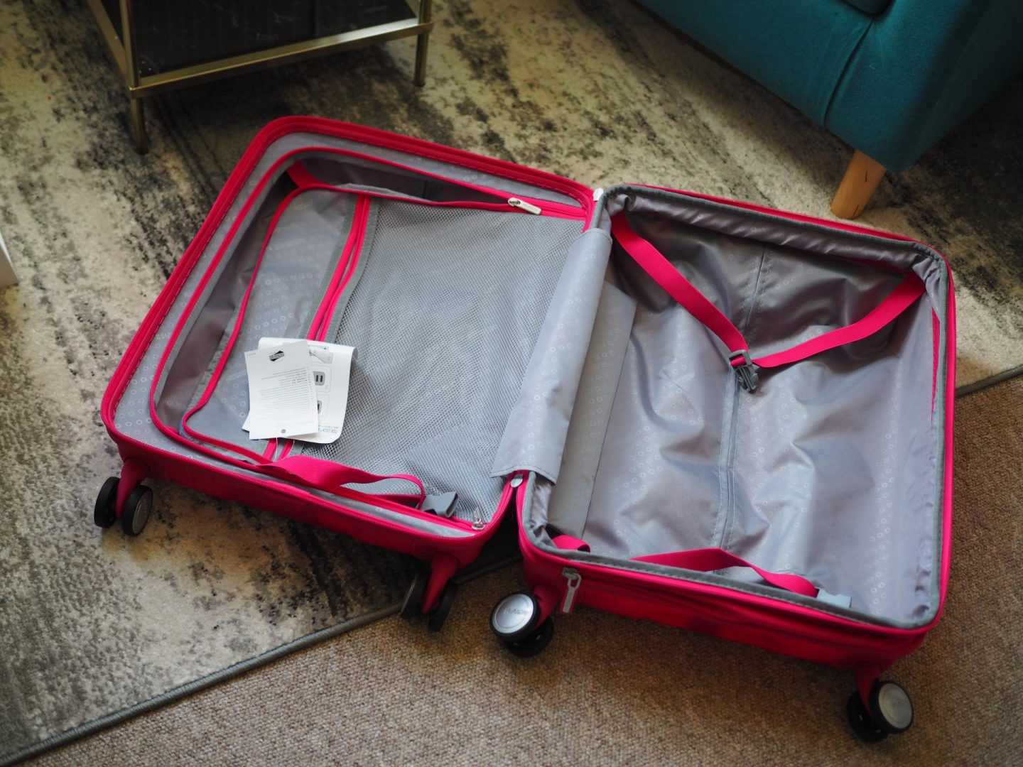 American Tourister Soundbox Spinner