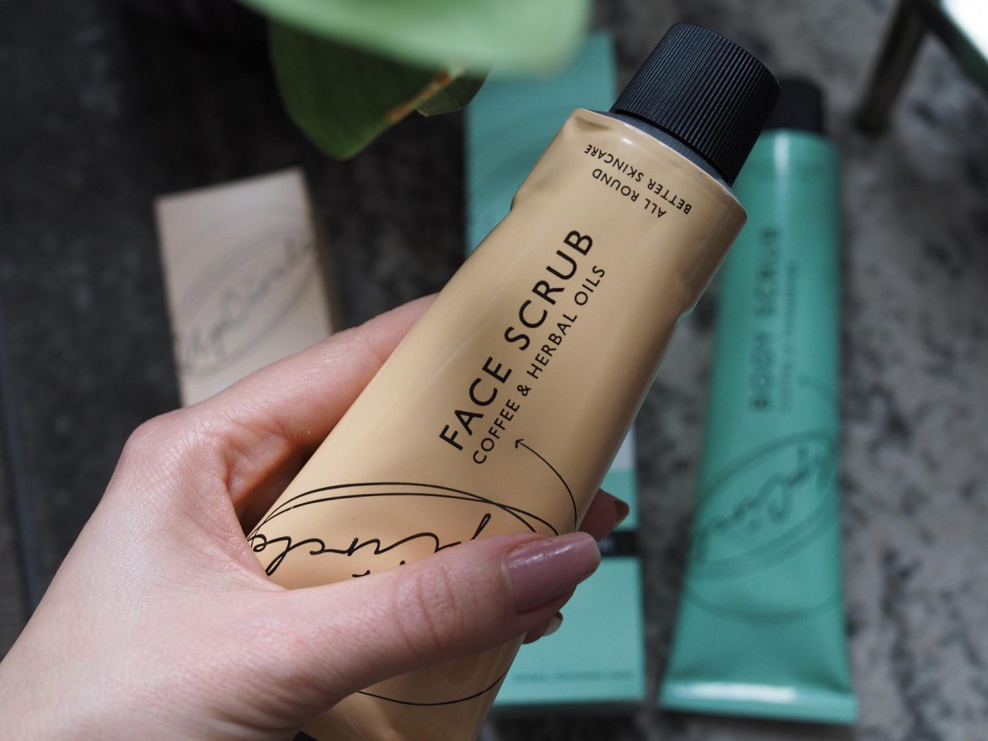 Upcircle Face Scrub in Herbal Blend