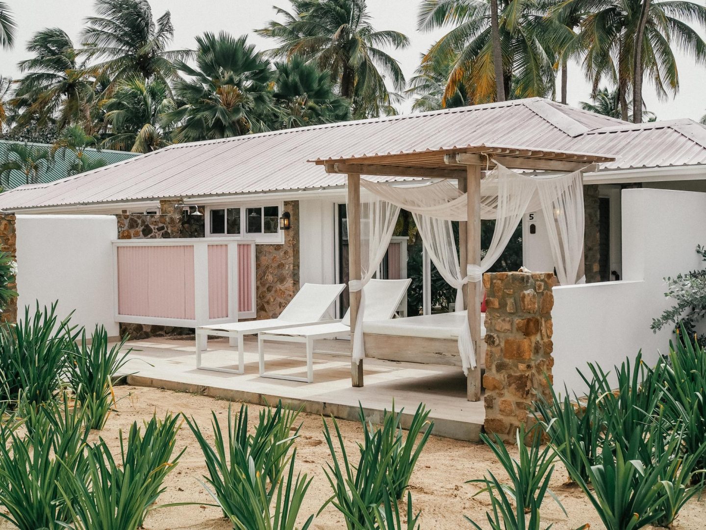 Palm Island Grenadines and Elite Island resort