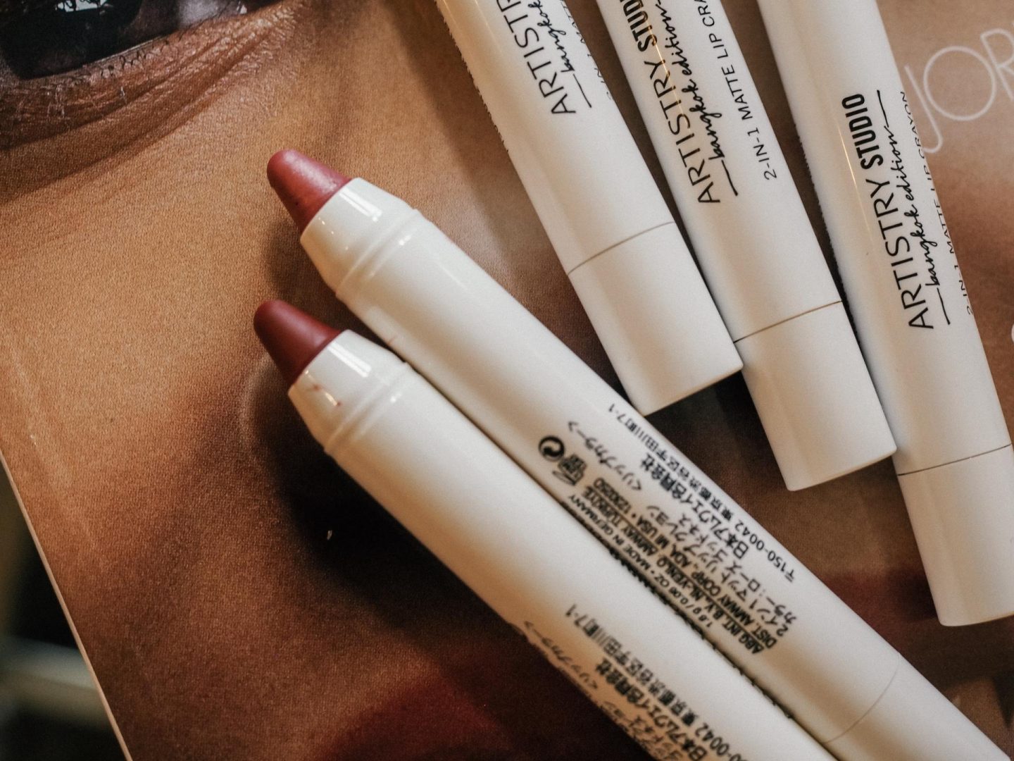 Artistry Studio 2-in-1 Matte Lip Crayons